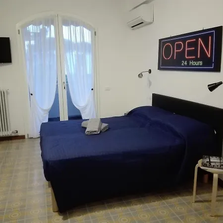 Peschiera Xad * بسكييرا ديل غاردا